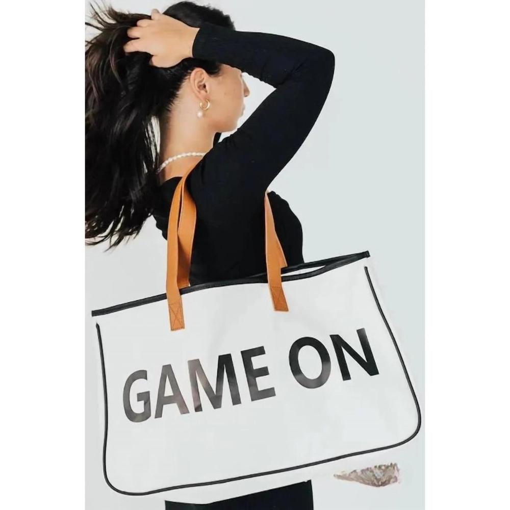 NEW PRETTY SIMPLE women's game on weekend getaway tote bag in white